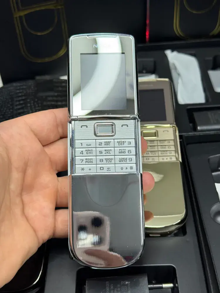 Кнопочный мобильный телефон Nokia 8800 Sirocco слайдер